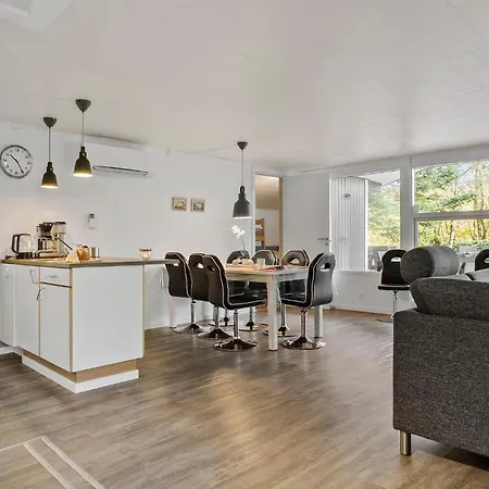 3 Bedroom Pet Friendly In Holiday home *