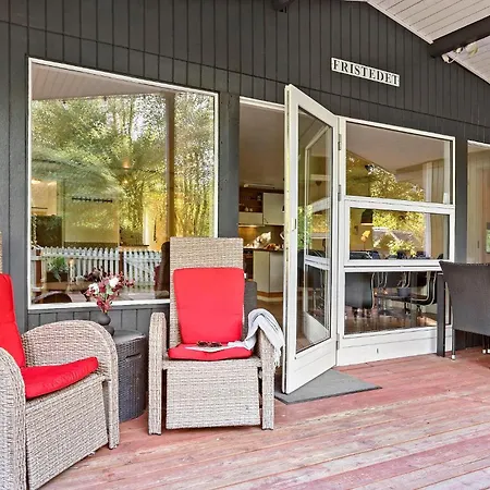 3 Bedroom Pet Friendly In