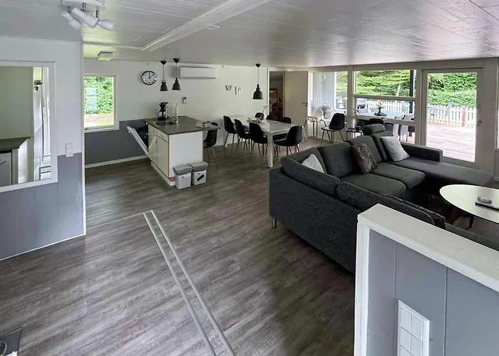 Casa vacanze 3 Bedroom Pet Friendly In *